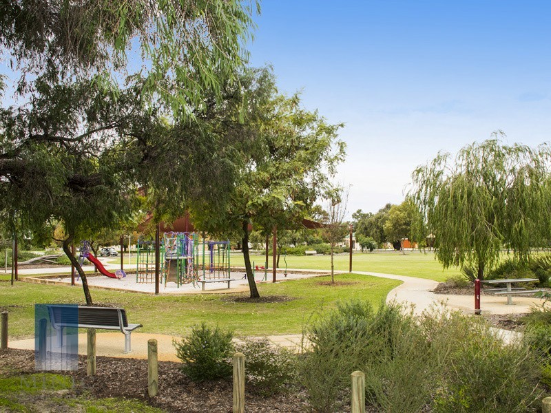 2/44 Bradshaw Crescent, Manning WA 6152