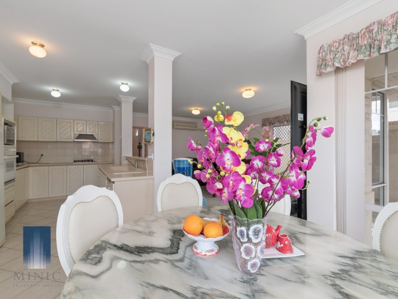 2/438 Riverton Drive East, Riverton WA 6148