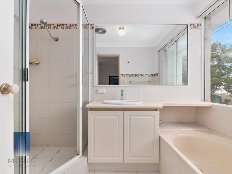 2/438 Riverton Drive East, Riverton WA 6148