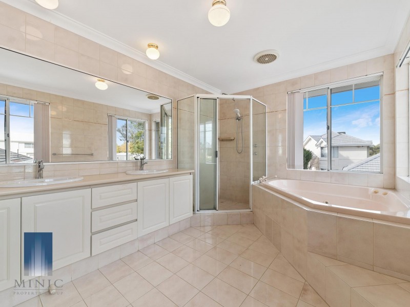 2/438 Riverton Drive East, Riverton WA 6148