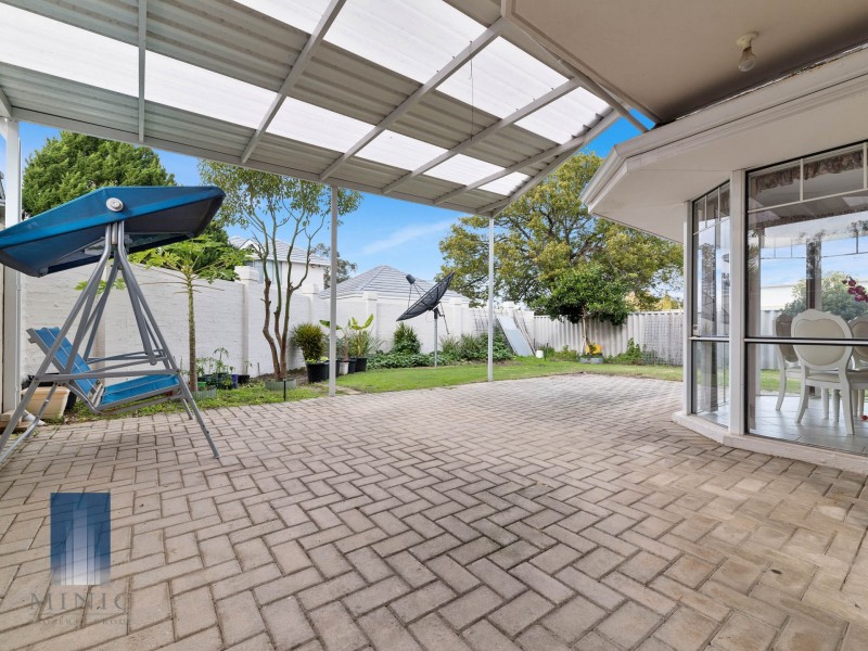 2/438 Riverton Drive East, Riverton WA 6148