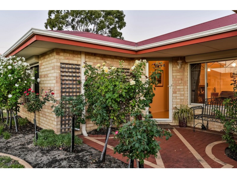 60 Salesian Court, Queens Park WA 6107