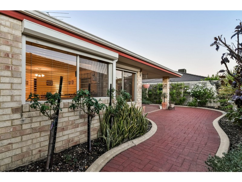 60 Salesian Court, Queens Park WA 6107