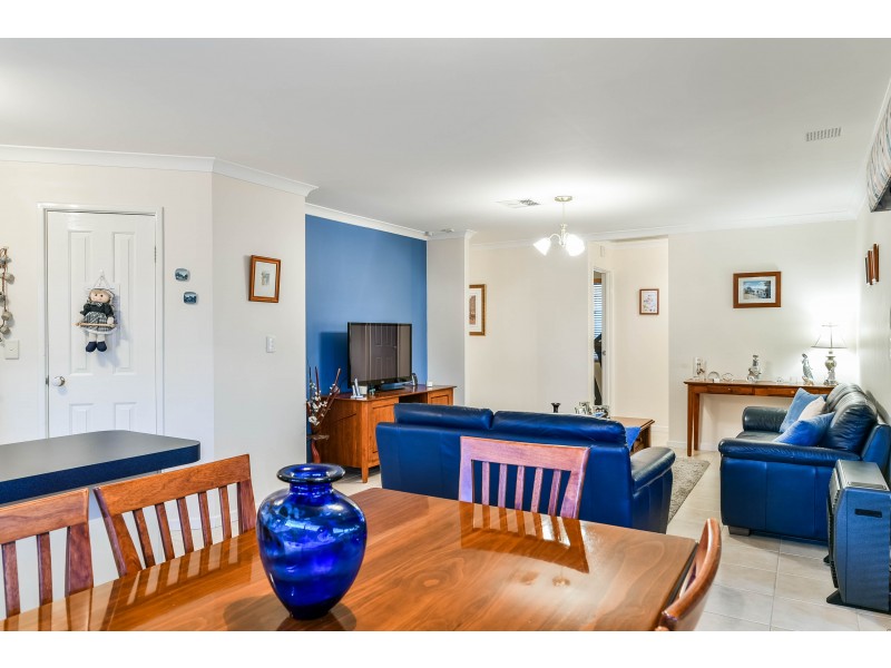 60 Salesian Court, Queens Park WA 6107