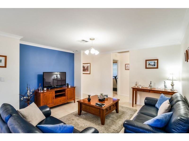 60 Salesian Court, Queens Park WA 6107