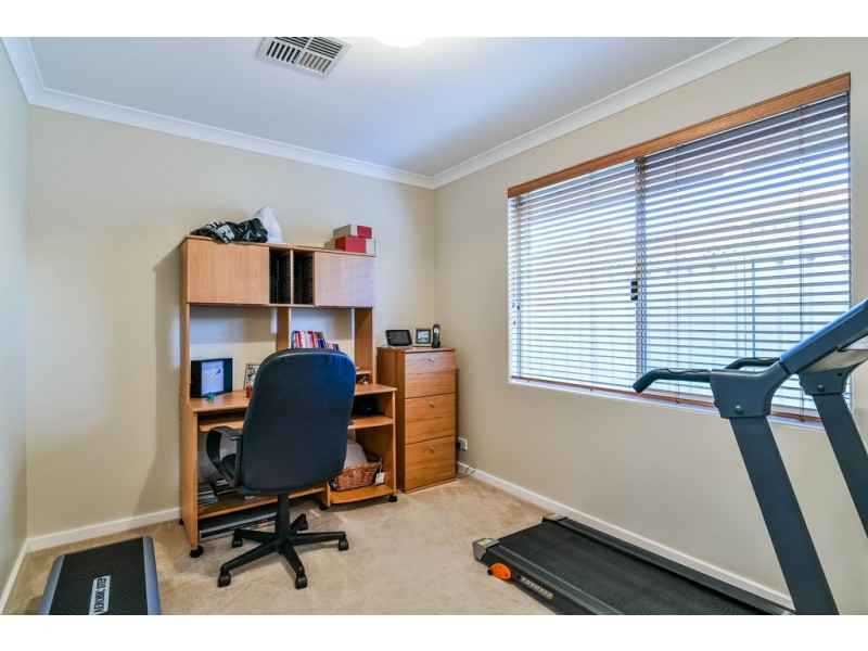 60 Salesian Court, Queens Park WA 6107