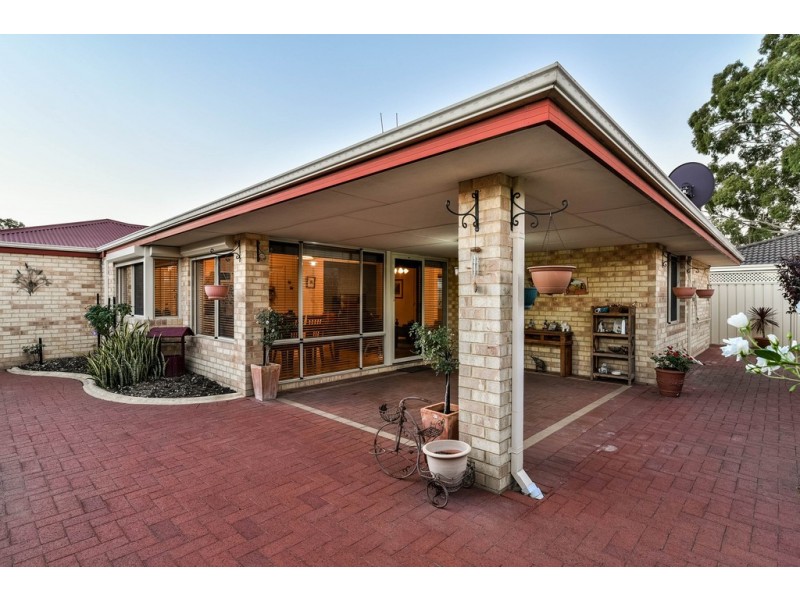 60 Salesian Court, Queens Park WA 6107