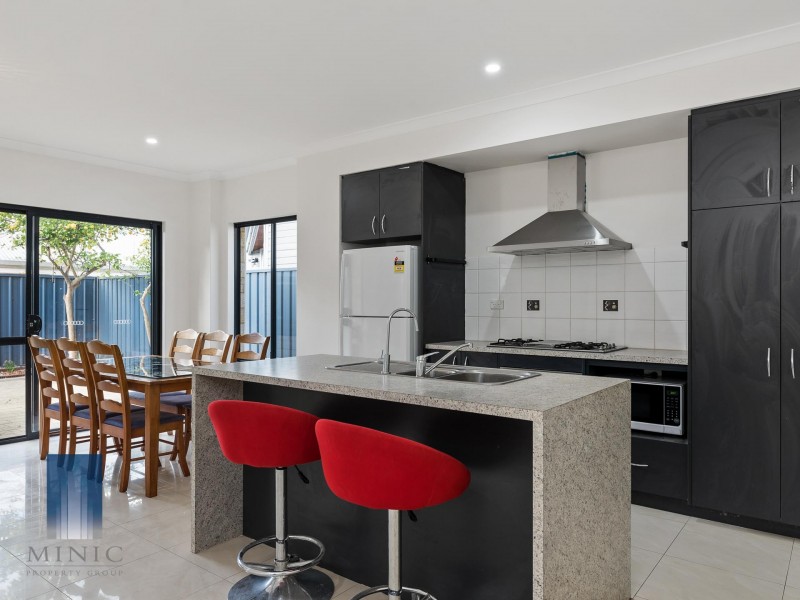 1/32 Cross Street, Queens Park WA 6107