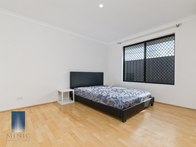 1/32 Cross Street, Queens Park WA 6107