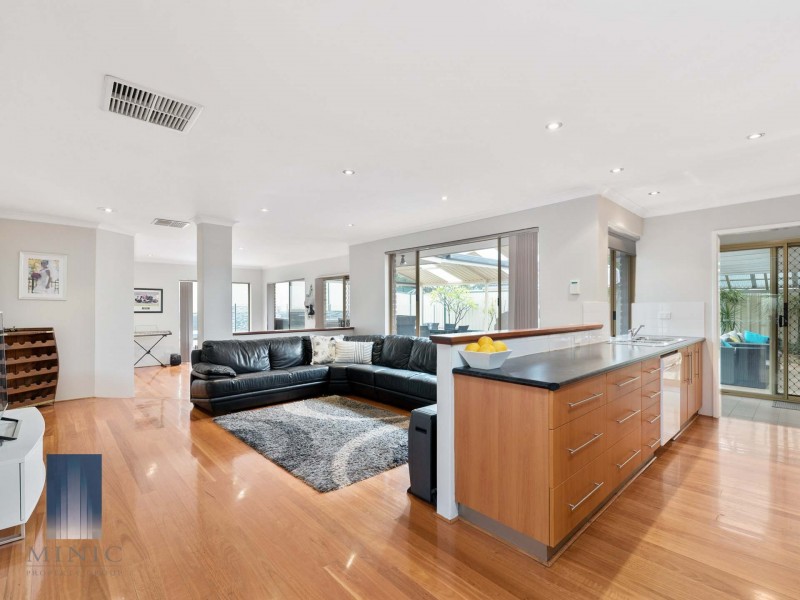 6 Gledhill Way, Leeming WA 6149