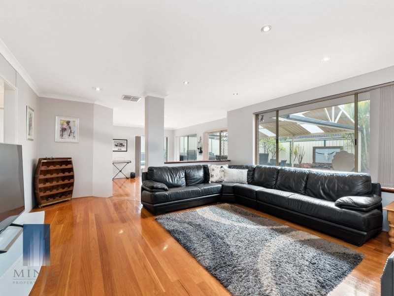 6 Gledhill Way, Leeming WA 6149