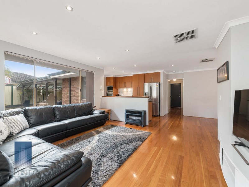 6 Gledhill Way, Leeming WA 6149