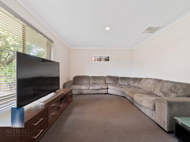 6 Gledhill Way, Leeming WA 6149