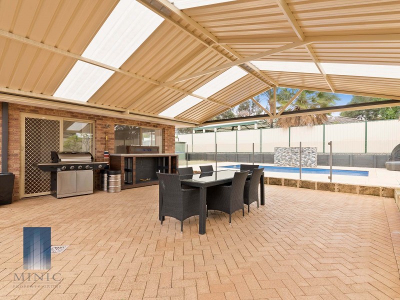 6 Gledhill Way, Leeming WA 6149