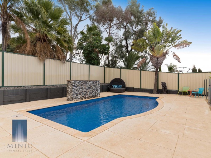 6 Gledhill Way, Leeming WA 6149