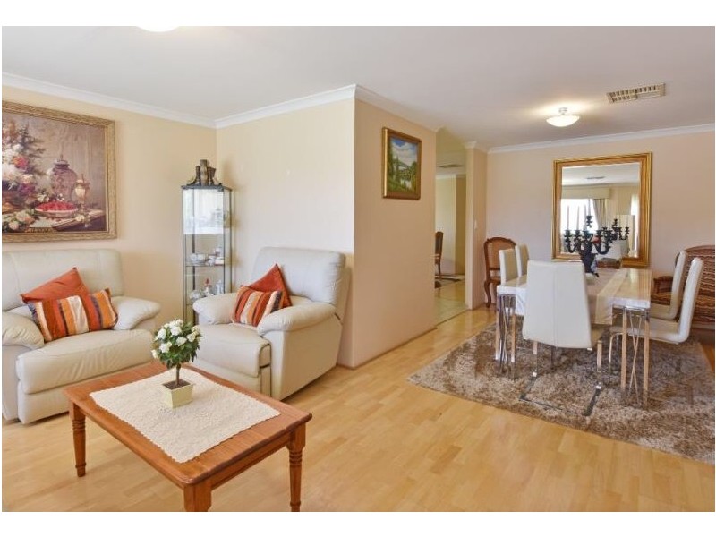 23 Monroe Turn, Success WA 6164