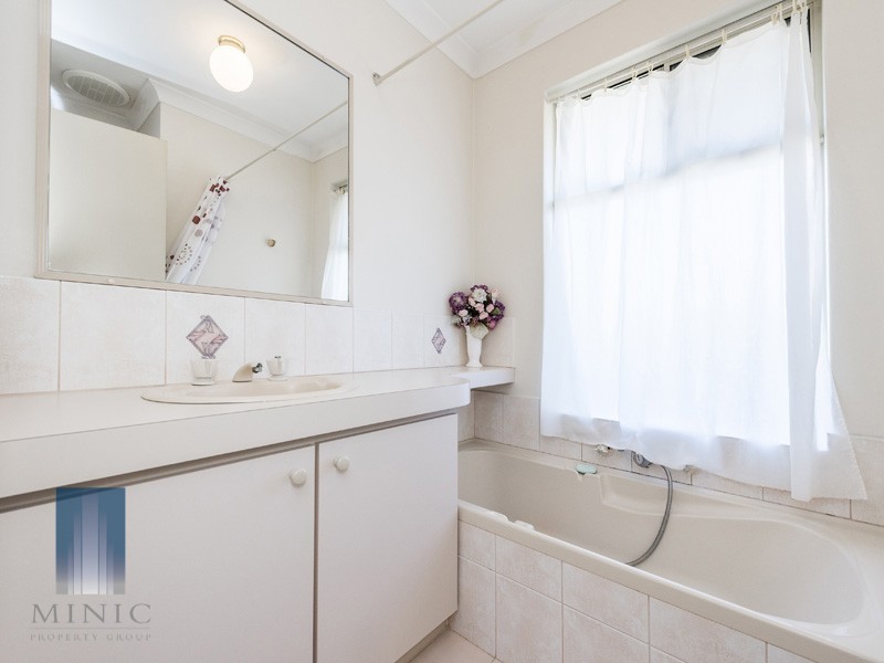 329 Belmont Avenue, Cloverdale WA 6105