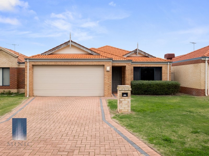 7 Darter Place, Queens Park WA 6107