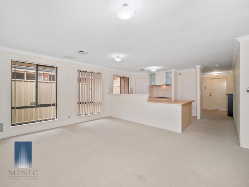7 Darter Place, Queens Park WA 6107