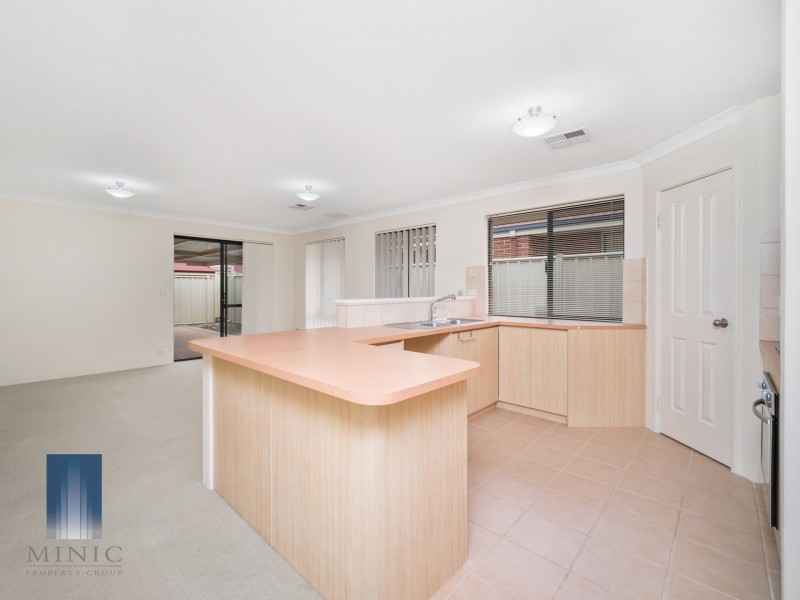 7 Darter Place, Queens Park WA 6107