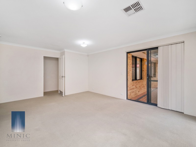 7 Darter Place, Queens Park WA 6107