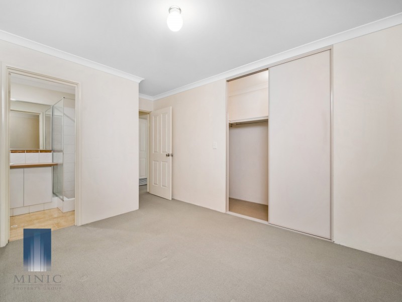 7 Darter Place, Queens Park WA 6107