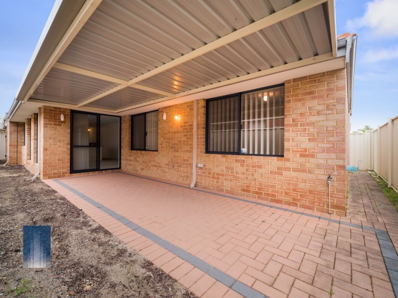 7 Darter Place, Queens Park WA 6107