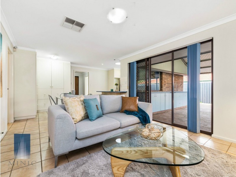 28 Gracechurch Crescent, Leeming WA 6149