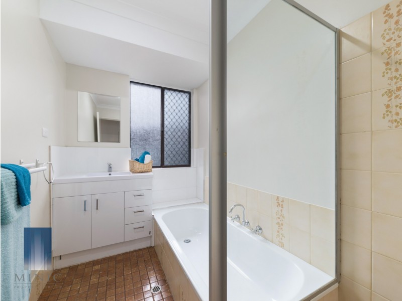 28 Gracechurch Crescent, Leeming WA 6149