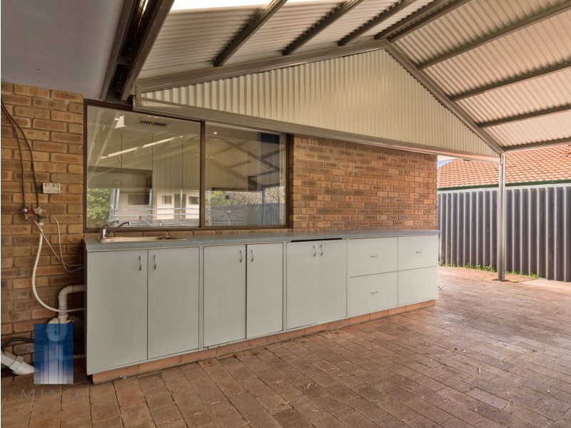 28 Gracechurch Crescent, Leeming WA 6149