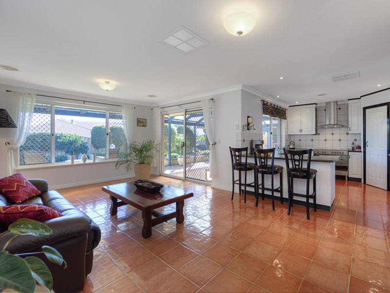 6 Malbec Place, Mount Nasura WA 6112