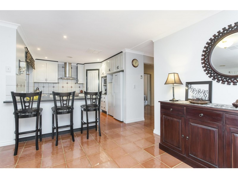 6 Malbec Place, Mount Nasura WA 6112