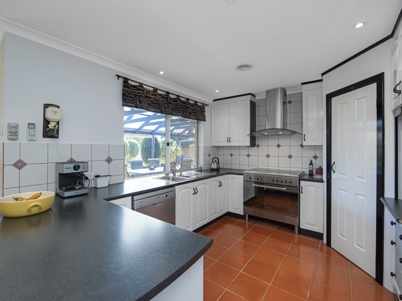 6 Malbec Place, Mount Nasura WA 6112