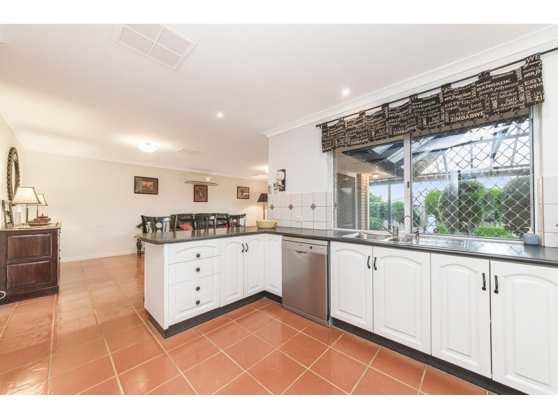 6 Malbec Place, Mount Nasura WA 6112