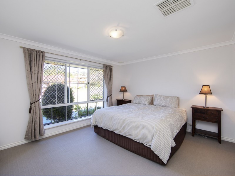 6 Malbec Place, Mount Nasura WA 6112