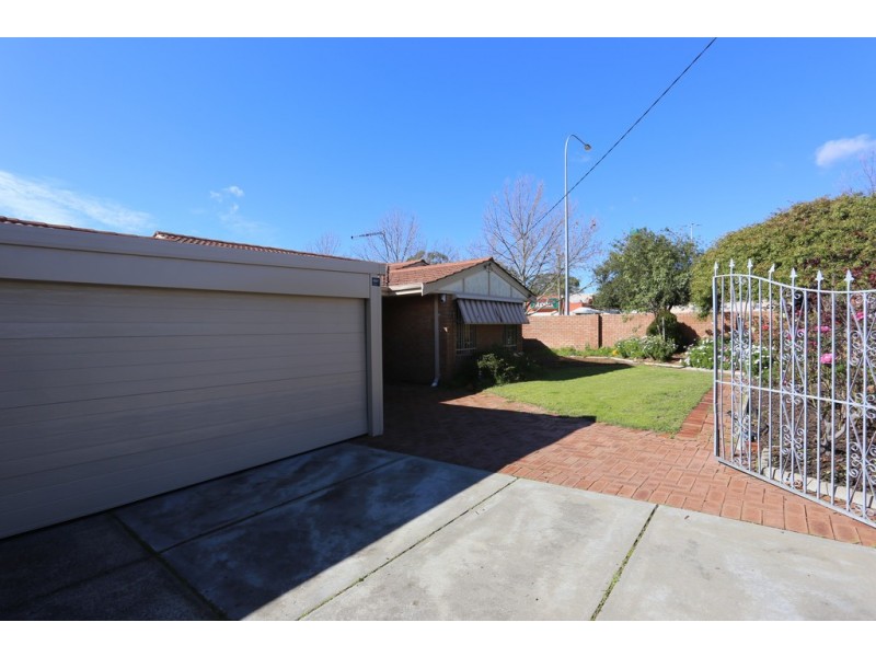 17 Verdon Place, Riverton WA 6148