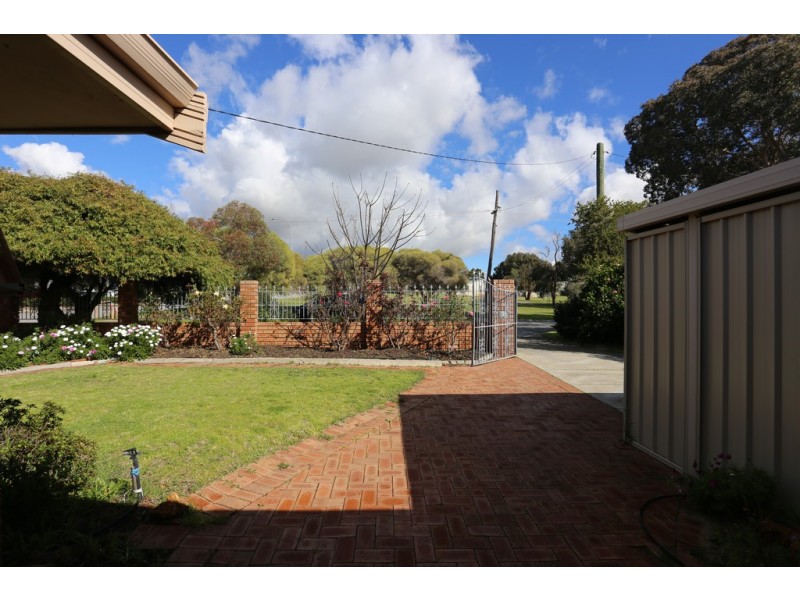 17 Verdon Place, Riverton WA 6148