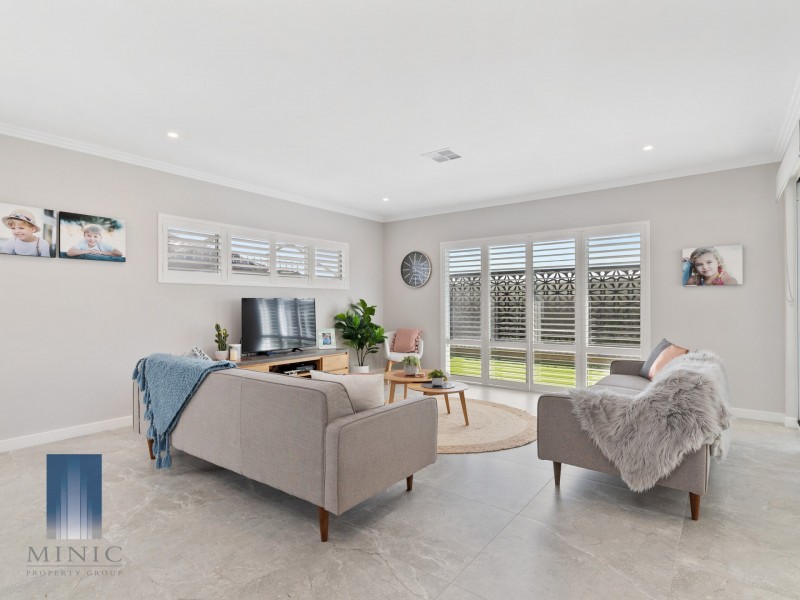 9 Tiliqua Crescent, Wandi WA 6167