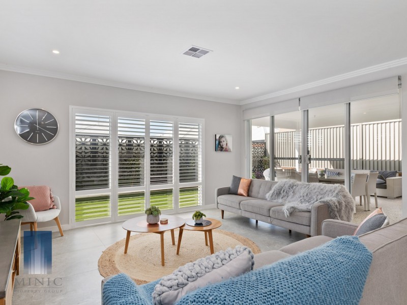9 Tiliqua Crescent, Wandi WA 6167