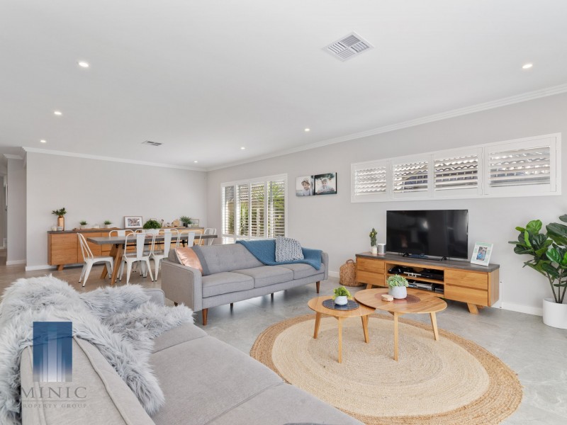 9 Tiliqua Crescent, Wandi WA 6167