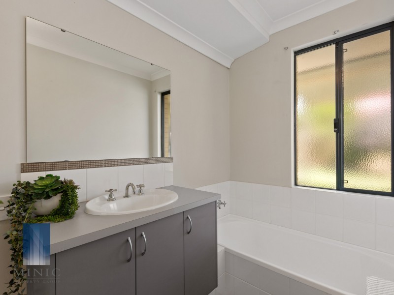 1 Spinifex Way, Canning Vale WA 6155