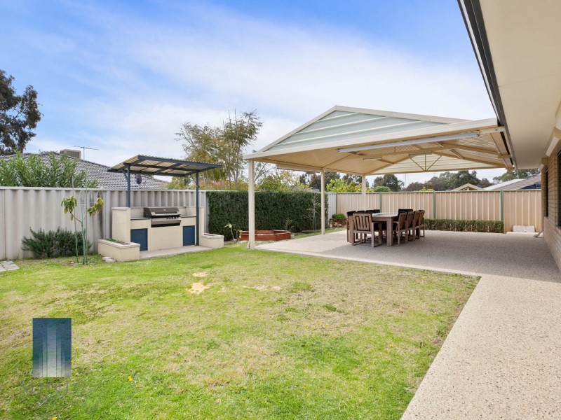 10 LAVENDER WAY, Success WA 6164