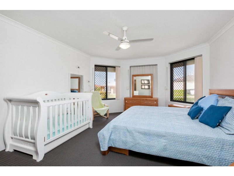 10 LAVENDER WAY, Success WA 6164