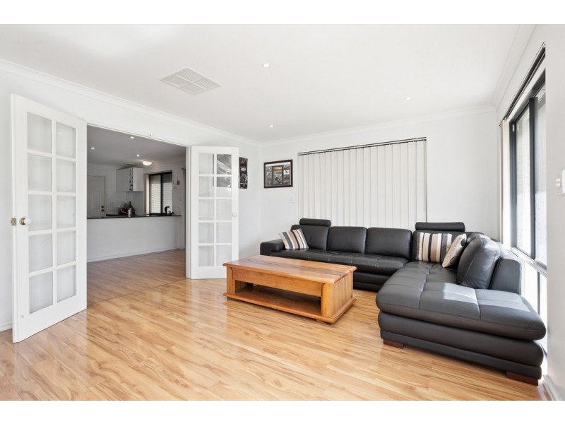 10 LAVENDER WAY, Success WA 6164