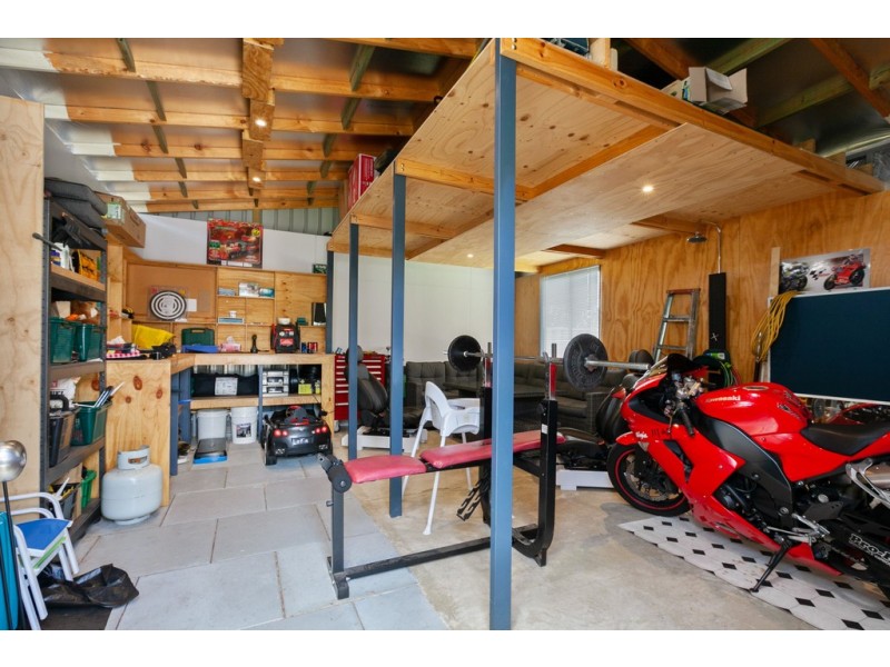 10 LAVENDER WAY, Success WA 6164