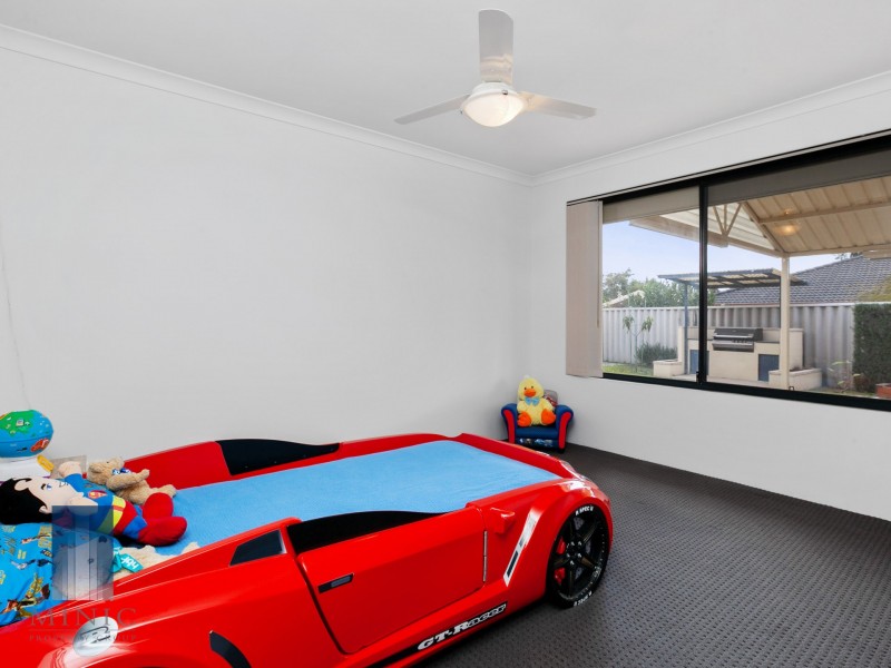 10 LAVENDER WAY, Success WA 6164