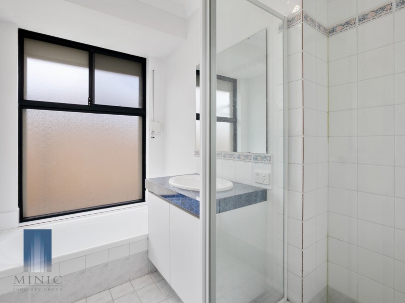 10 LAVENDER WAY, Success WA 6164