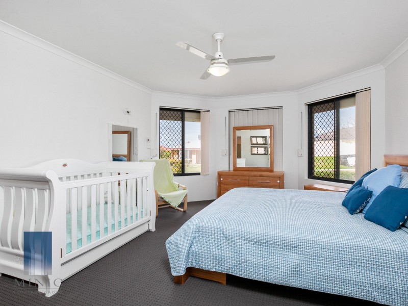 10 LAVENDER WAY, Success WA 6164