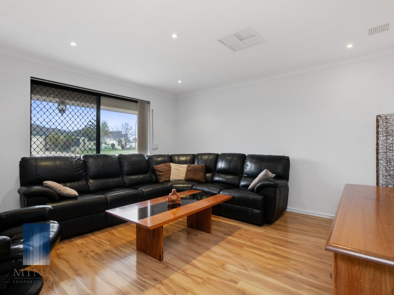 10 LAVENDER WAY, Success WA 6164