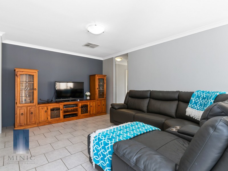 9 Kilmurray Elbow, Huntingdale WA 6110